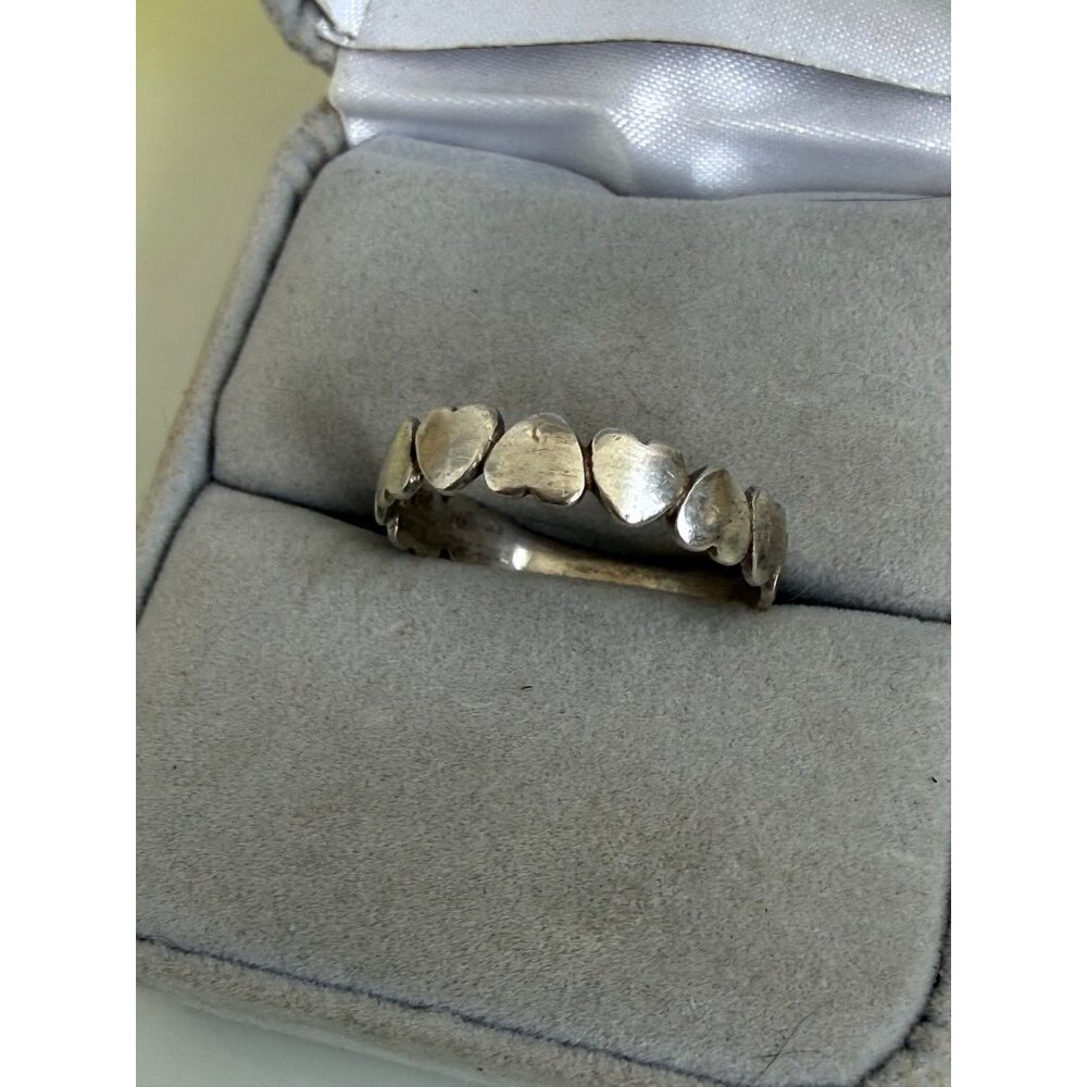 Vintage 90s Hearts Band Ring Dainty 925 Sterlling Silver Size 8 3/4 - Picture 2 of 10